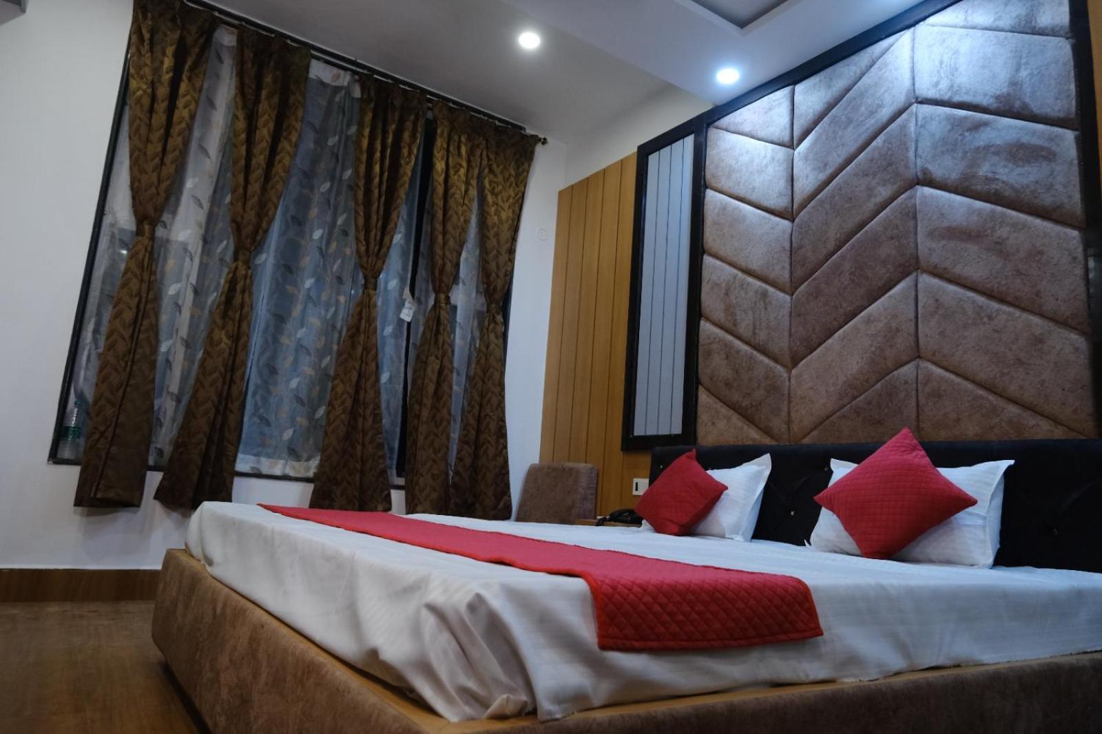 Hotel Golden Continental Deoghar Esterno foto