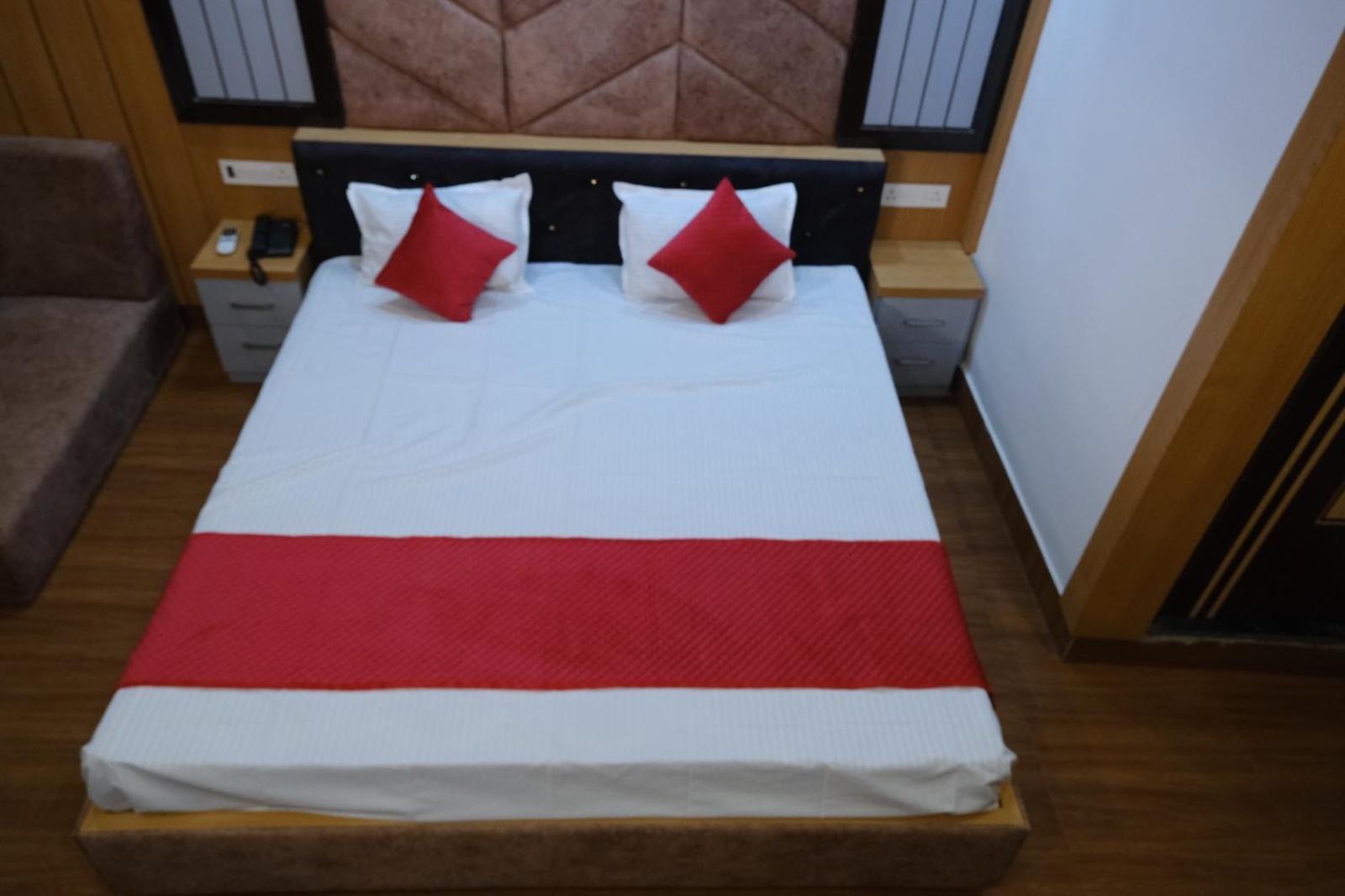 Hotel Golden Continental Deoghar Esterno foto